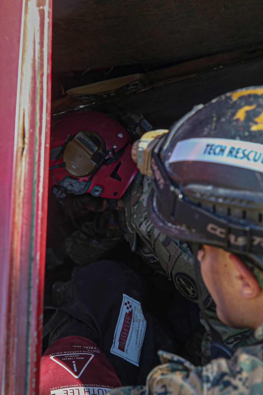 Cbirf trains with the 911th Technical Rescue Engineer Company