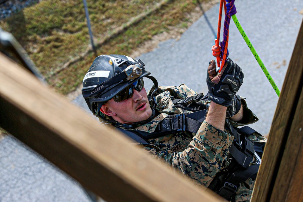 Cbirf trains with the 911th Technical Rescue Engineer Company