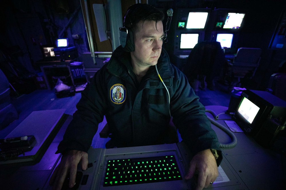 USS Sioux City Sailor Stands Watch as Defense Systems Operator