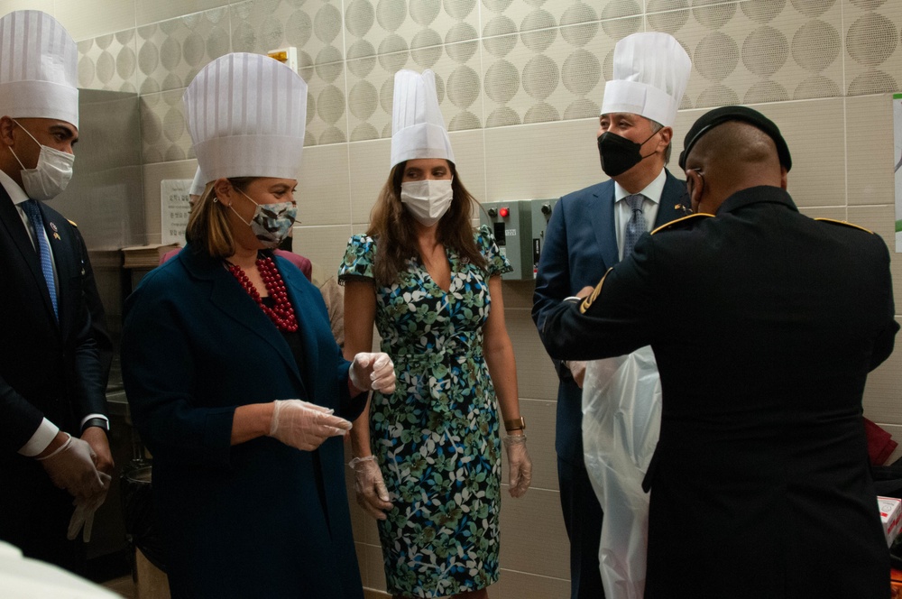2nd Infantry Division Hosts Thanksgiving Celebrations on Camp Humphreys