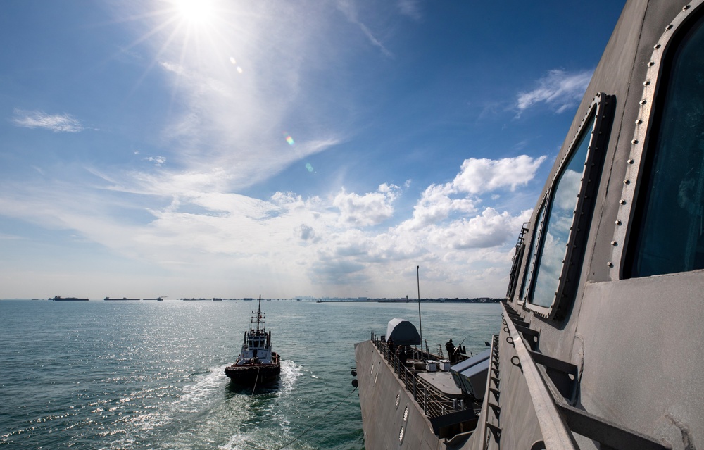 USS Tulsa Arrives at Singapore