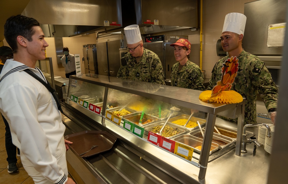 Navy Leaders Serve Students Thanksgiving Meal