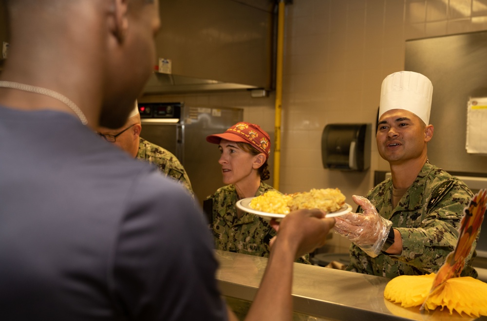 Navy Leaders Serve Students Thanksgiving Meal