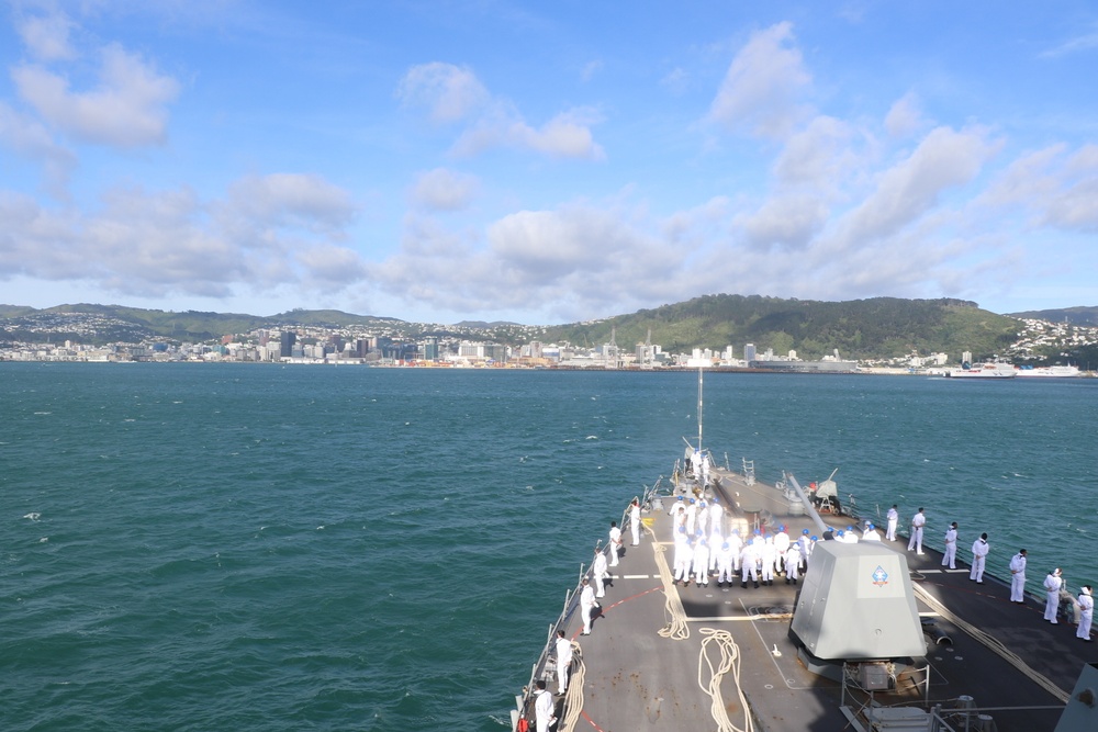 USS Howard Arrives in New Zealand for a Port Visit