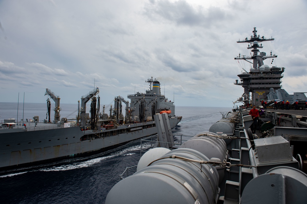 USS Carl Vinson (CVN 70) Conducts Replenishment-at-Sea with USNS Big Horn (T-AO 198)
