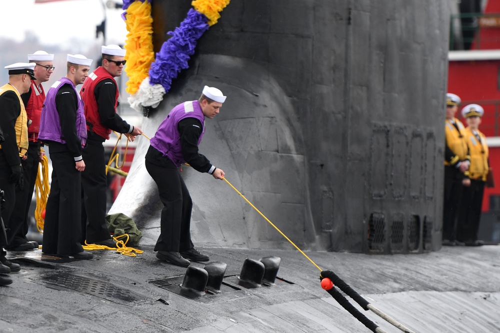 USS Minnesota returns to home port