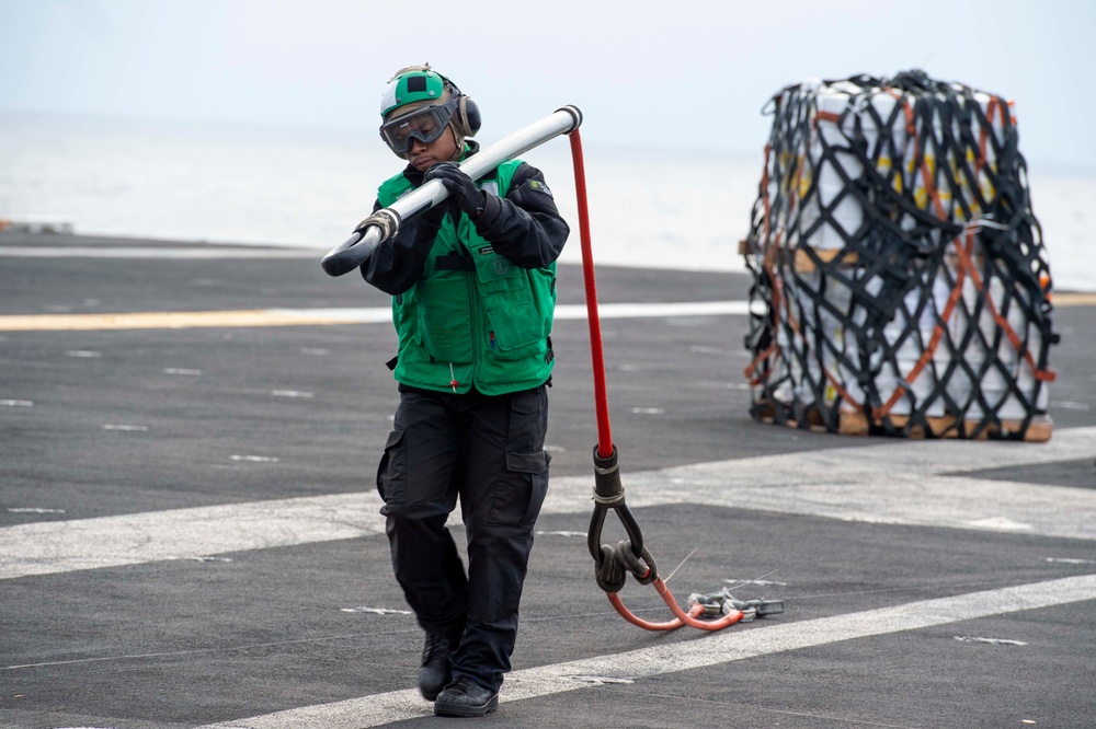 USS Carl Vinson (CVN 70) Conducts VERTREP with USNS Washington Chambers (T-AKE 11)
