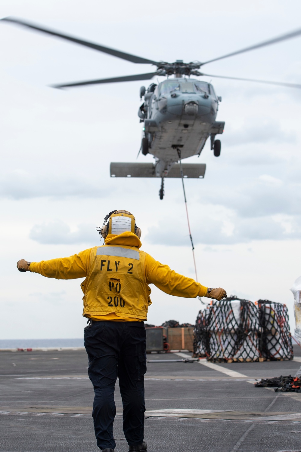 USS Carl Vinson (CVN 70) Conducts VERTREP with USNS Washington Chambers (T-AKE 11)