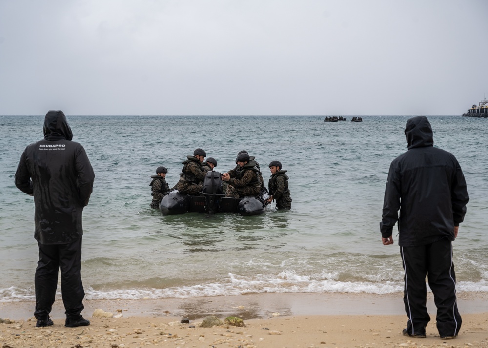 COXSWAIN SKILLS COURSE AT WHITE BEACH, OKINAWA