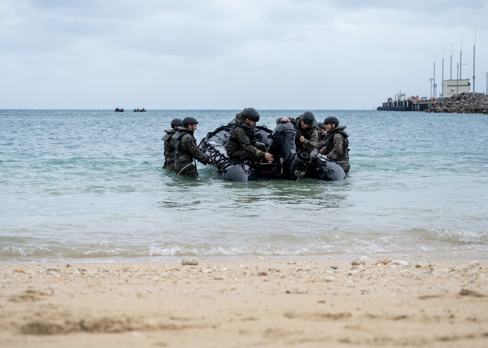 COXSWAIN SKILLS COURSE AT WHITE BEACH, OKINAWA