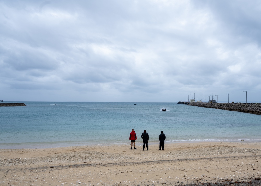 COXSWAIN SKILLS COURSE AT WHITE BEACH, OKINAWA