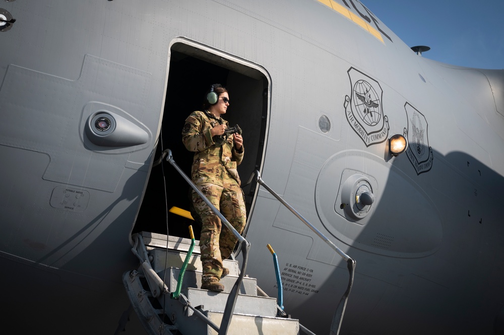 816th EAS airlifts cargo throughout USCENTCOM