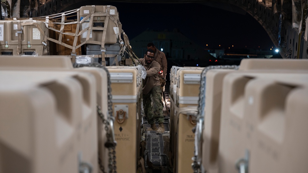 816th EAS airlifts cargo throughout USCENTCOM