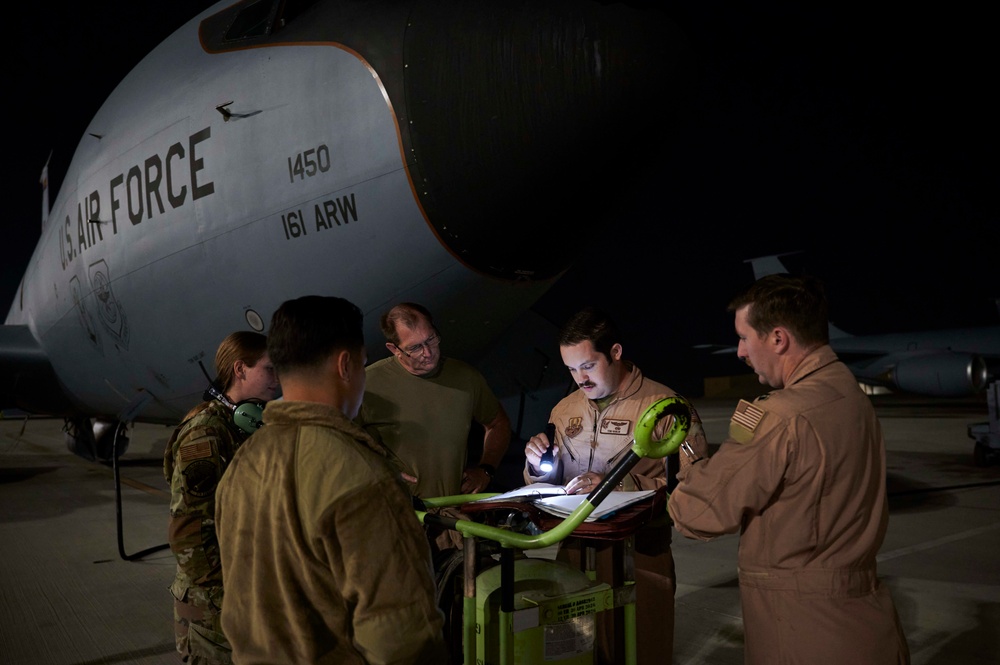 340th EARS refuels Air Force F-16 Fighting Falcon and RC-135 Rivet Joint Aircraft