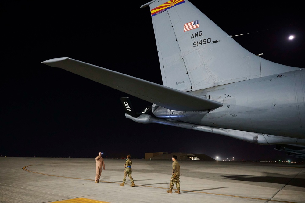 340th EARS refuels Air Force F-16 Fighting Falcon and RC-135 Rivet Joint Aircraft