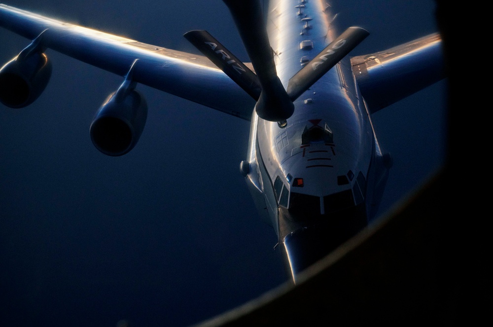 340th EARS refuels Air Force F-16 Fighting Falcon and RC-135 Rivet Joint Aircraft