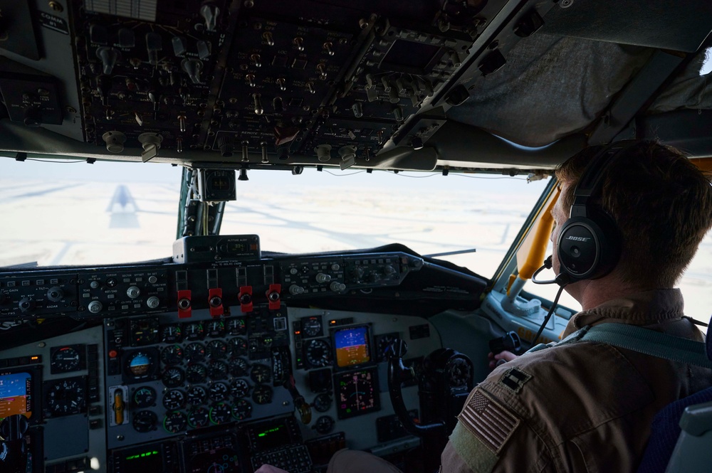 340th EARS refuels Air Force F-16 Fighting Falcon and RC-135 Rivet Joint Aircraft