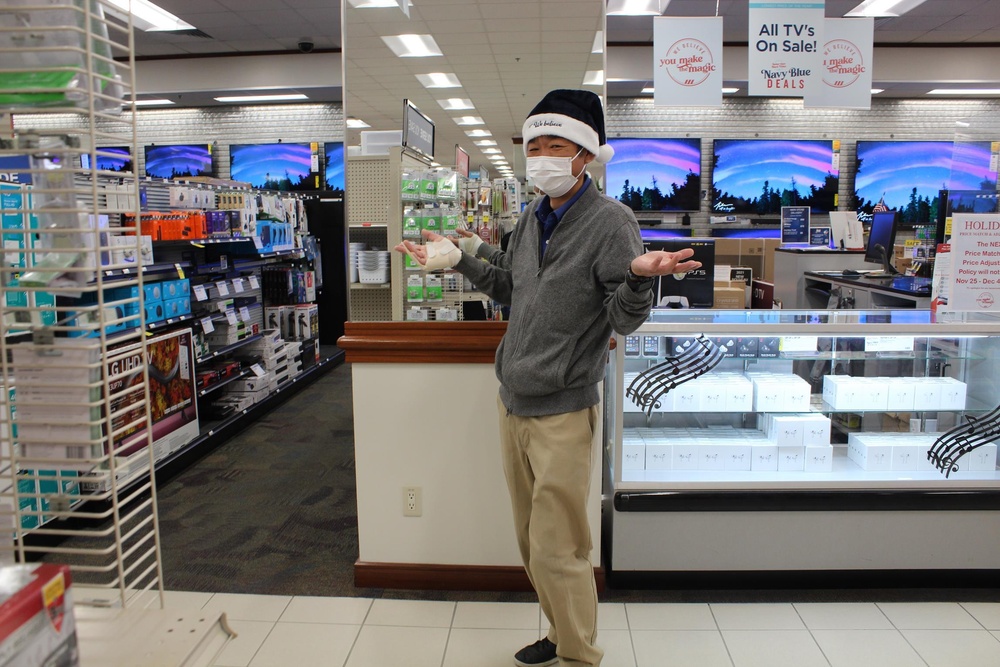 NEX Locations Prepare for Navy Blue Holiday Weekend