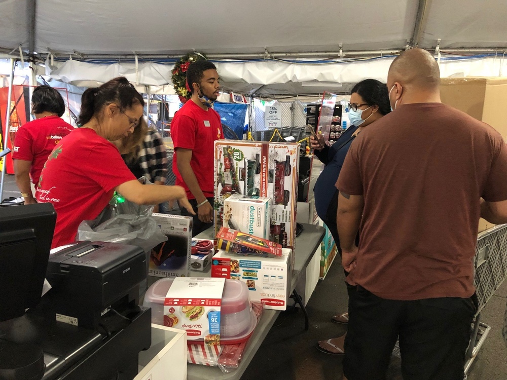 Shoppers Take Advantage of NEX Navy Blue Holiday Sales