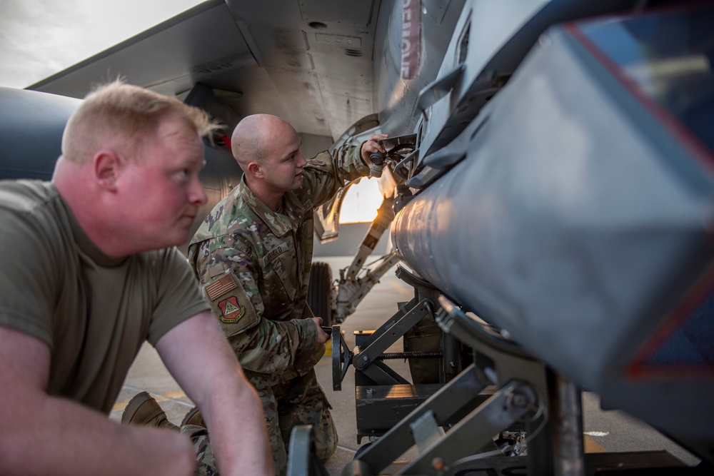 180FW Conducts Night Operations