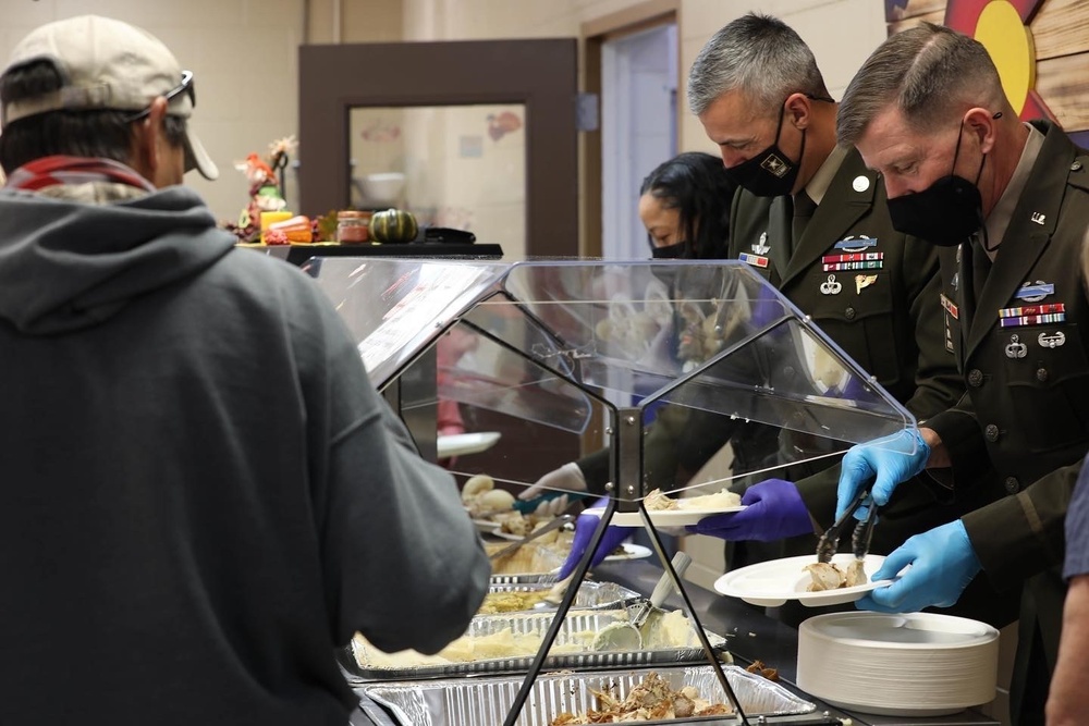 Ivy Soldiers feed local community Thanksgiving meal