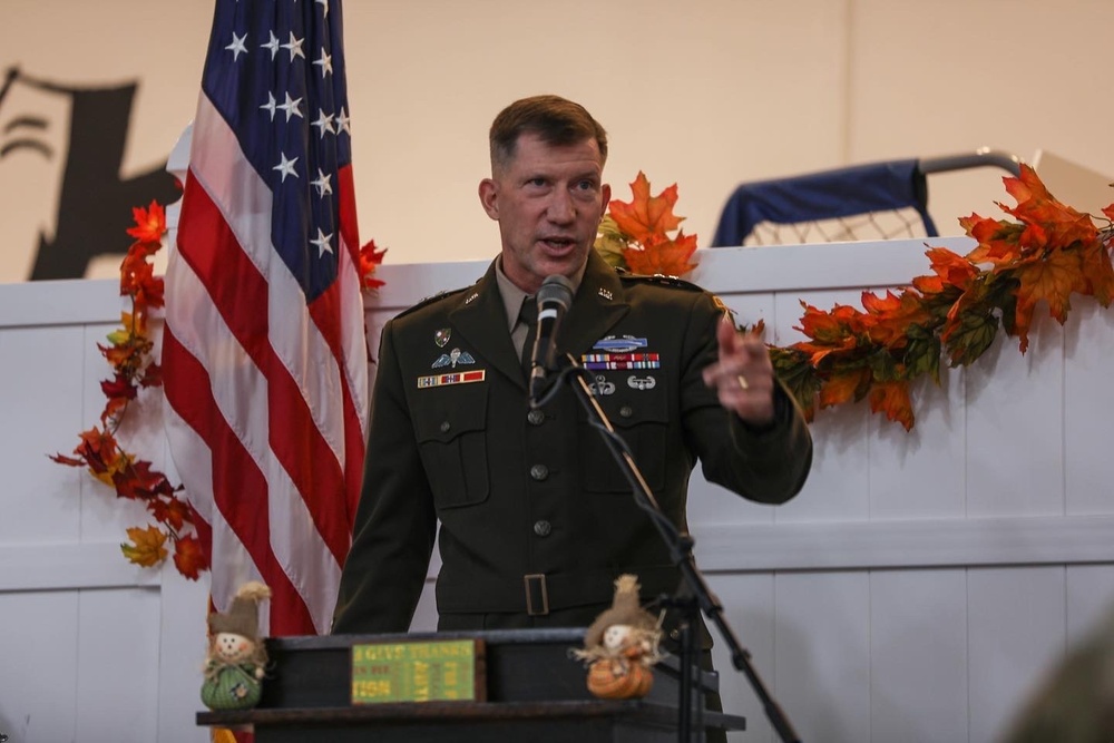 Ivy Soldiers feed local community Thanksgiving meal