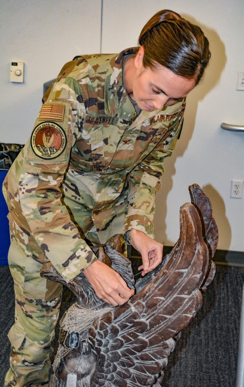 Air Combat Command A6 visits 688th Cyberspace Wing