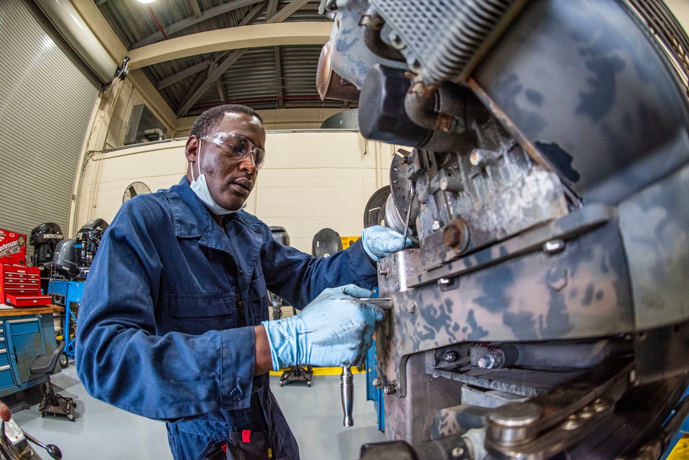 NAVSCIATTS AFRICOM students participate in Outboard Motor course