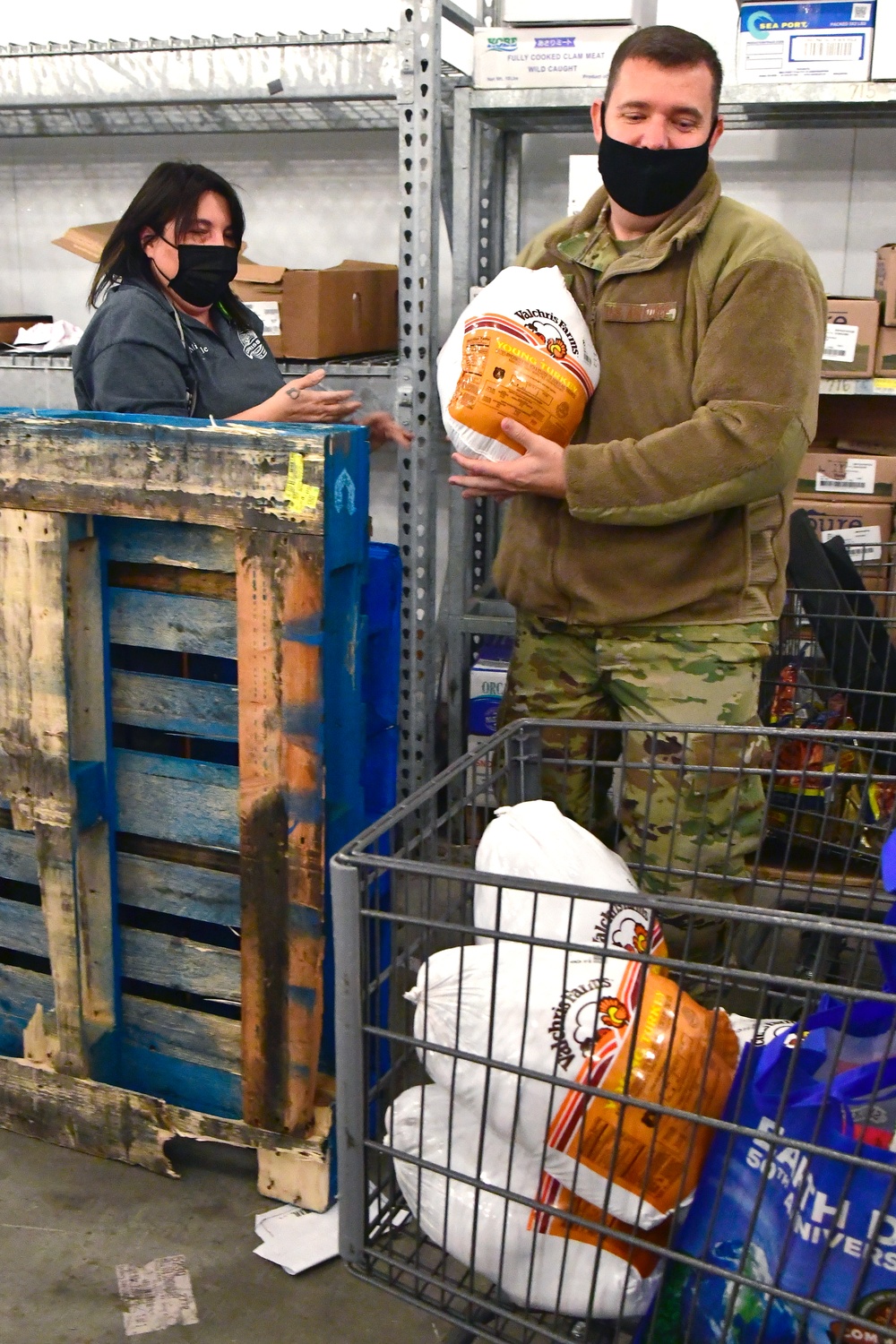 150 military families receive Thanksgiving meals