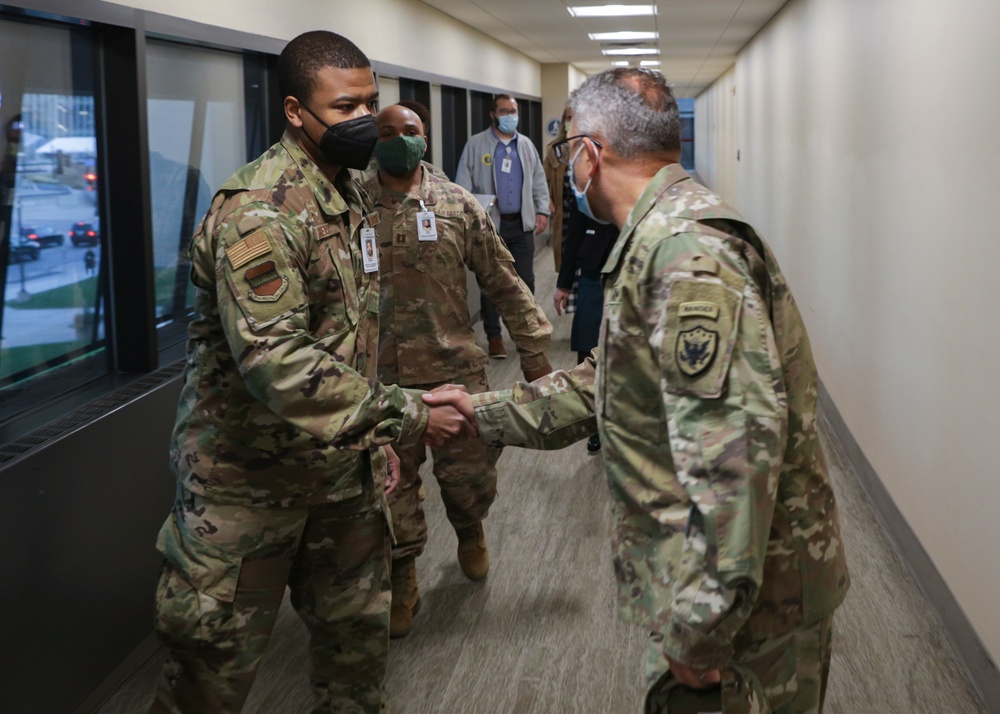 JTF-CS Commander Visits Minneapolis Hospital During U.S. Air Force Medical Response Team Integration