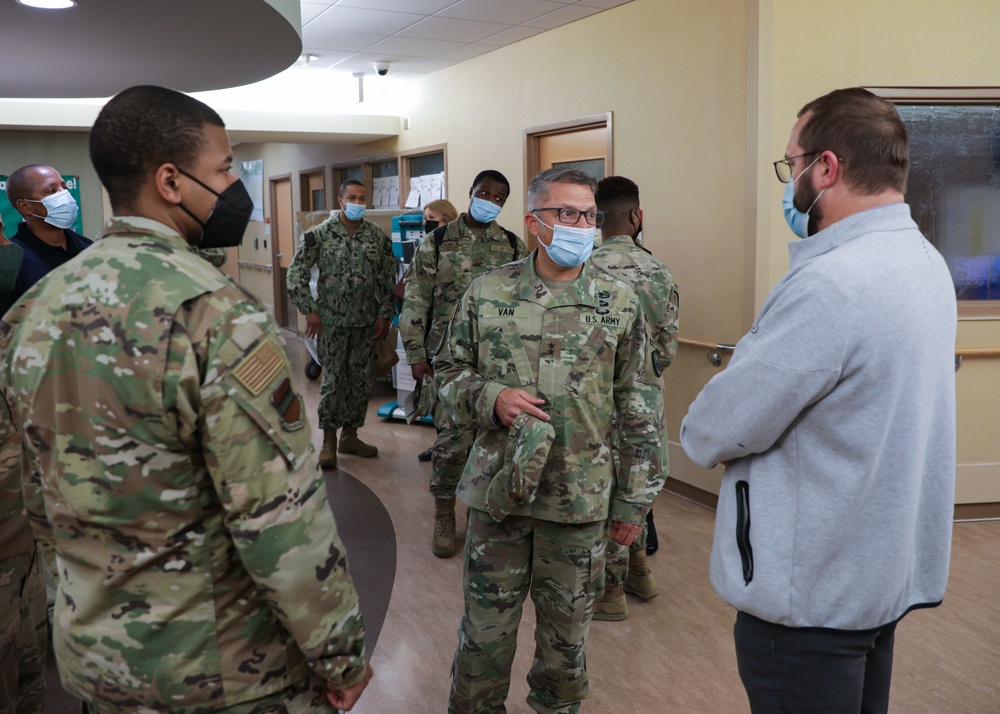 JTF-CS Commander Visits Minneapolis Hospital During U.S. Air Force Medical Response Team Integration