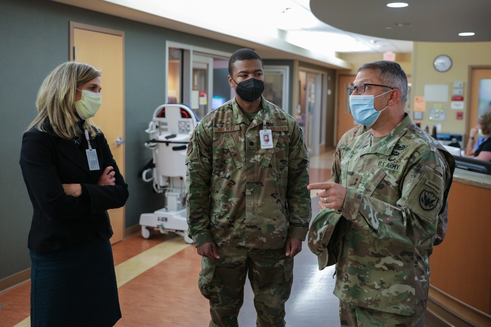 JTF-CS Commander Visits Minneapolis Hospital During U.S. Air Force Medical Response Team Integration