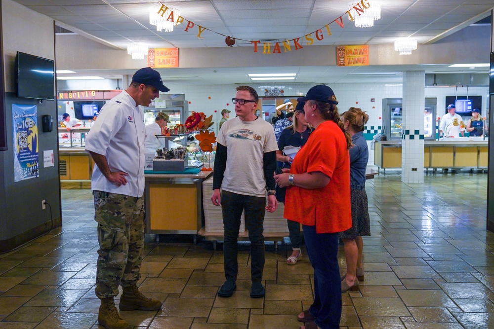 15th Wing Leadership serves Thanksgiving