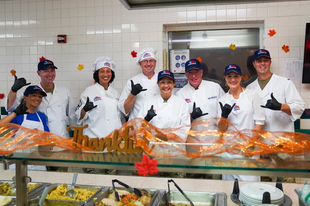 15th Wing Leadership serves Thanksgiving