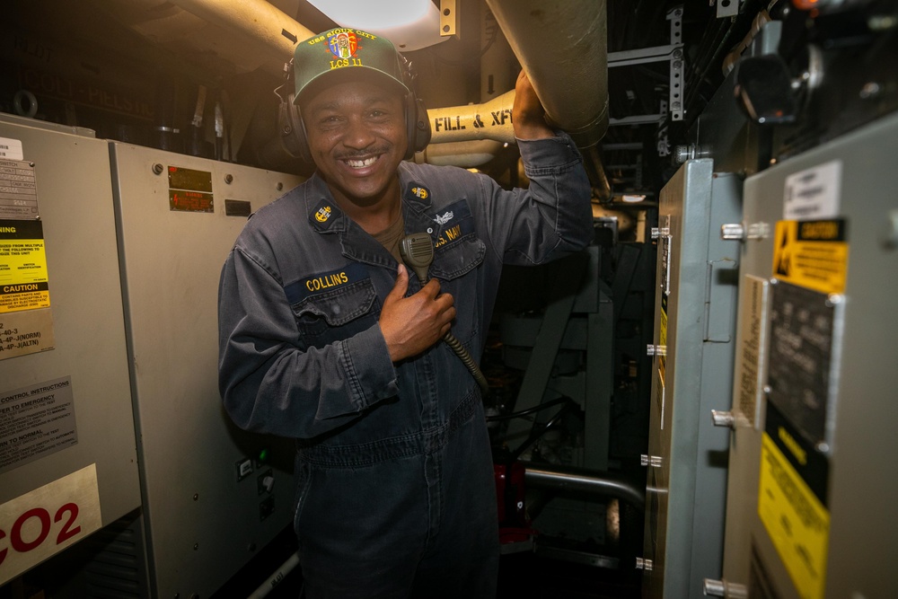 USS Sioux City Sailor Participates in MOB-E Drill