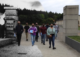 Flossenburg: Soldiers learn from atrocities, triumphs of the past