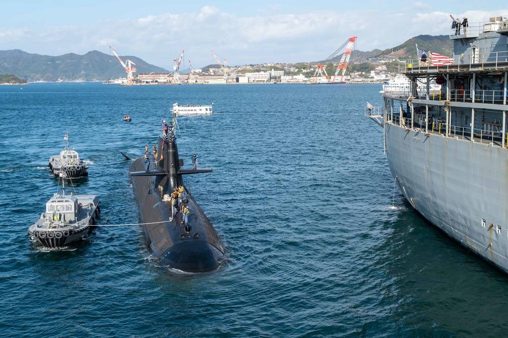 JS Sekiryu Moors Alongside Frank Cable