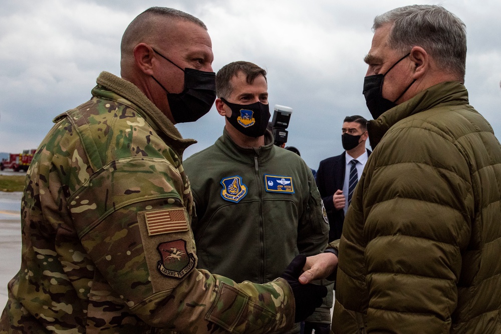 Chairman of the Joint Chiefs of Staff tours Osan AB