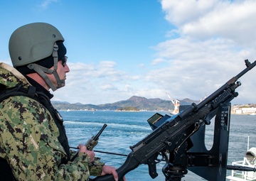 USS Frank Cable Departs Kure, Japan