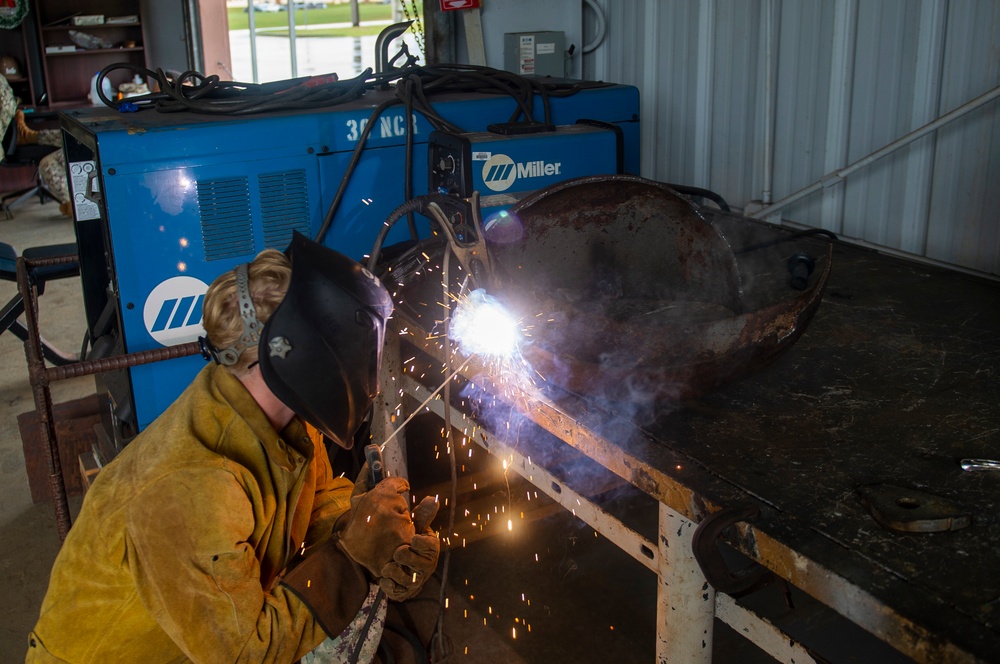 NMCB 1 Welding