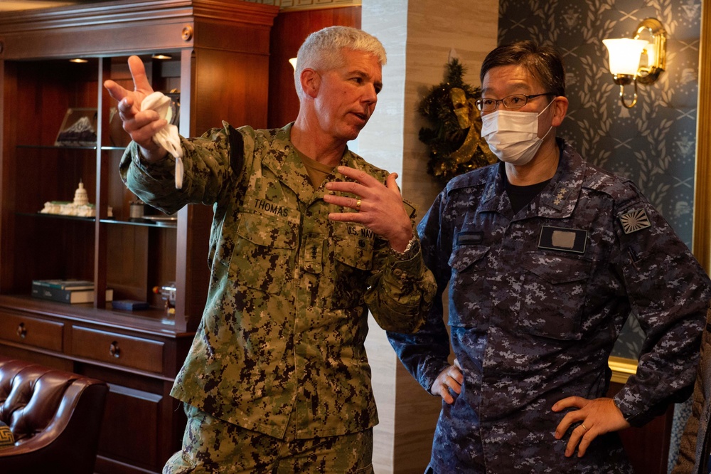 Commander, U.S. 7th Fleet, JMSDF Commander, Self-Defense Fleet Visit USS Carl Vinson (CVN 70) During ANNUALEX 2021