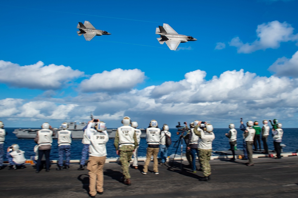 Commander, U.S. 7th Fleet, JMSDF Commander, Self-Defense Fleet Visit USS Carl Vinson (CVN 70) During ANNUALEX 2021