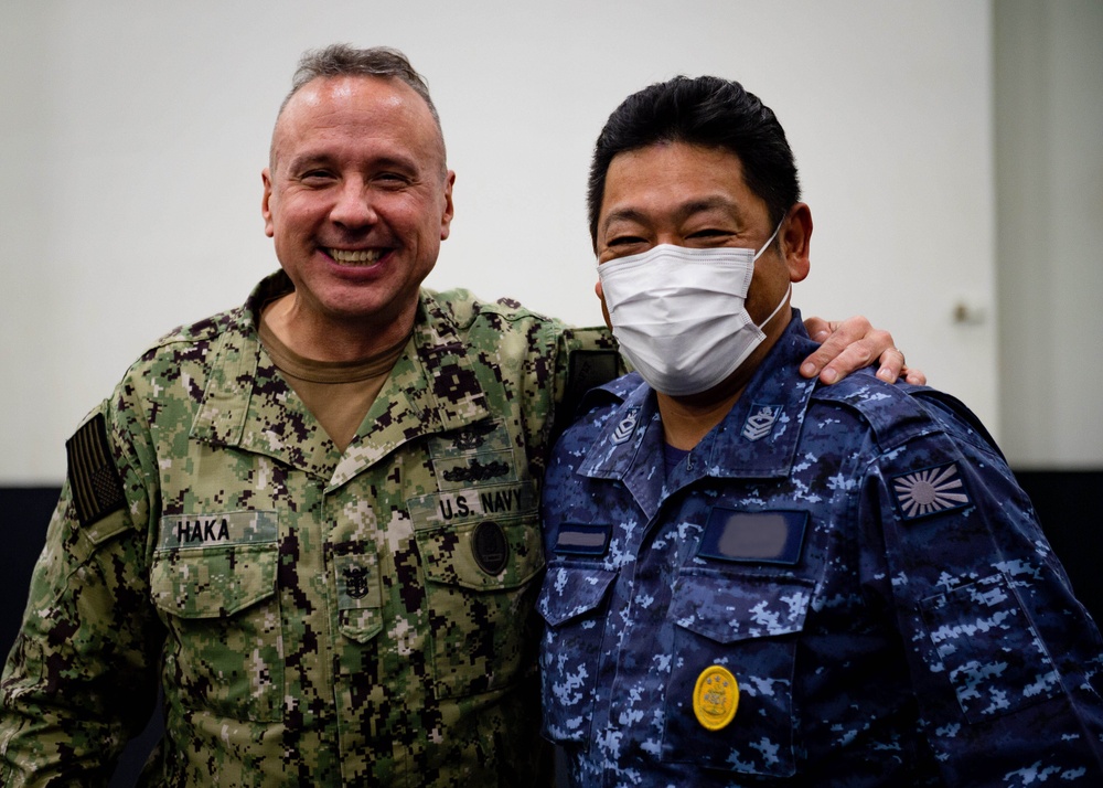 Commander, U.S. 7th Fleet, JMSDF Commander, Self-Defense Fleet Visit USS Carl Vinson (CVN 70) During ANNUALEX 2021