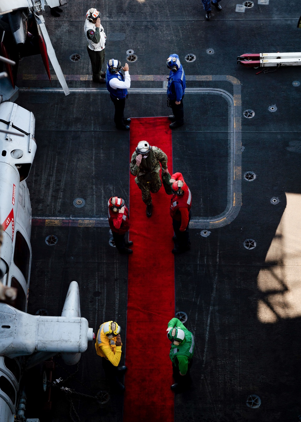 Commander, U.S. 7th Fleet, JMSDF Commander, Self-Defense Fleet Visit USS Carl Vinson (CVN 70) During ANNUALEX 2021