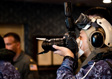Commander, U.S. 7th Fleet, JMSDF Commander, Self-Defense Fleet Visit USS Carl Vinson (CVN 70) During ANNUALEX 2021