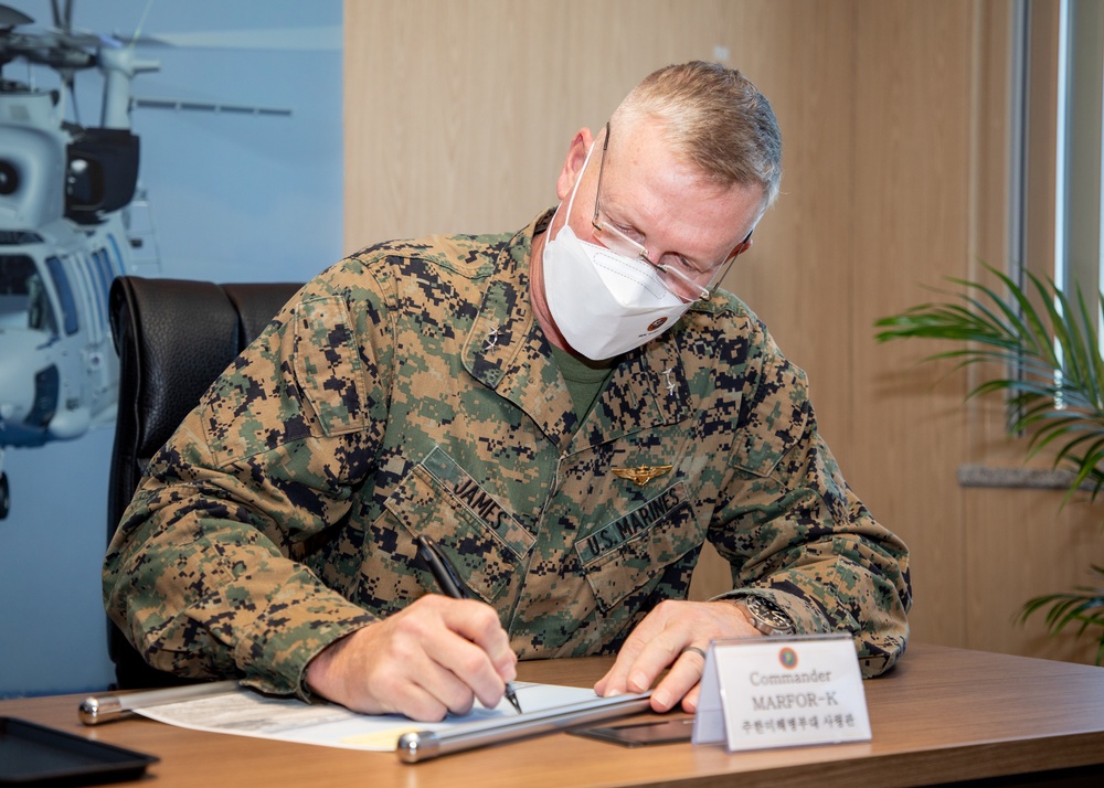 US and ROK Memorandum of Understanding Signing Ceremony