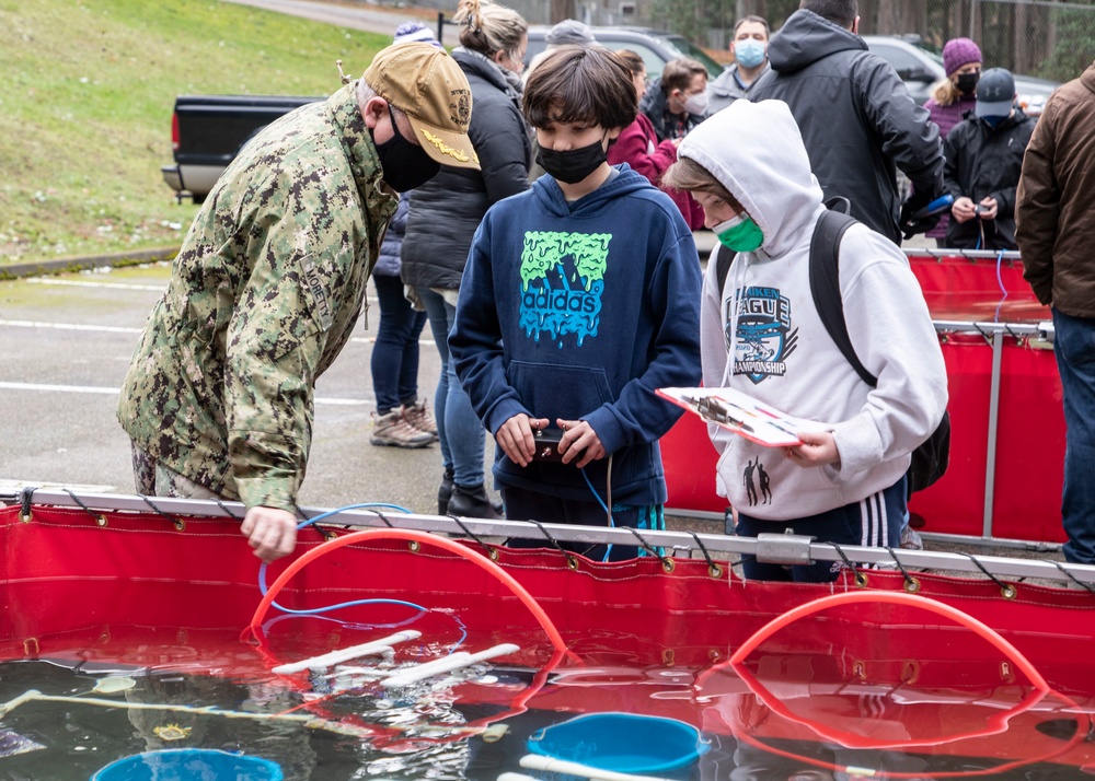 Navy supports Remotely Operated Vehicle Pool Day at Fairview Middle School