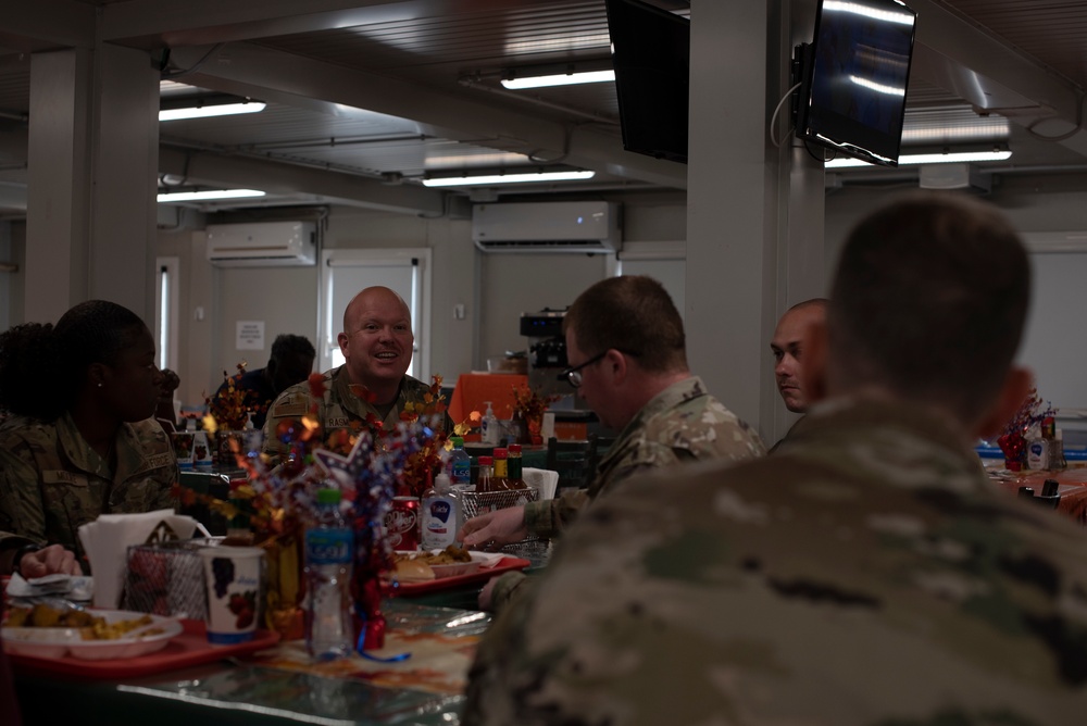 9TH AF Commander Visits Cargo City