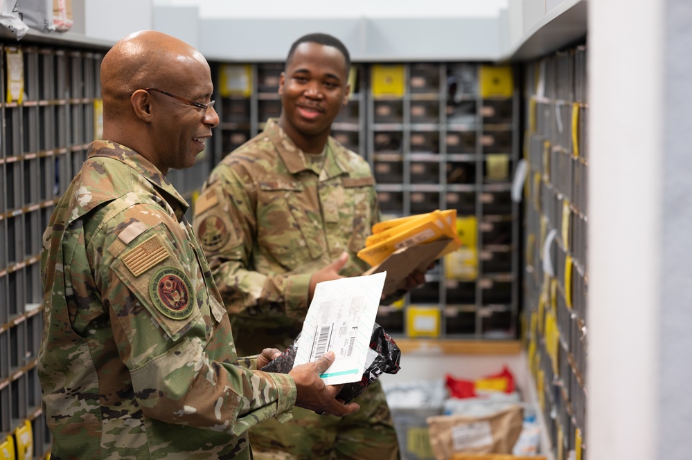 CMSAF Bass, CMSgt Perry visit KMC