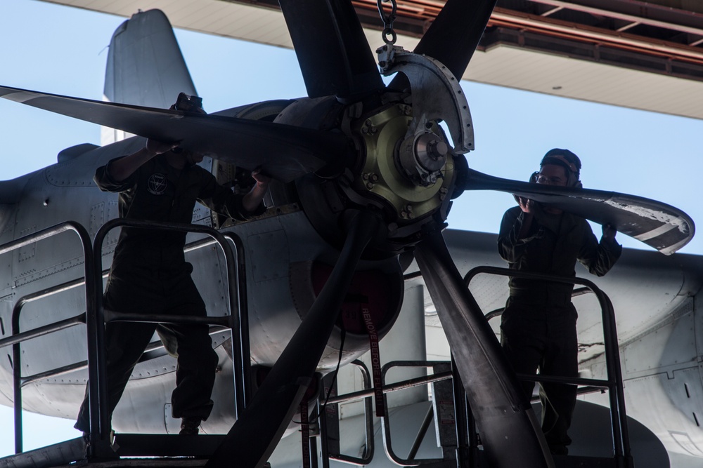 VMGR-352 Conducts Maintenance